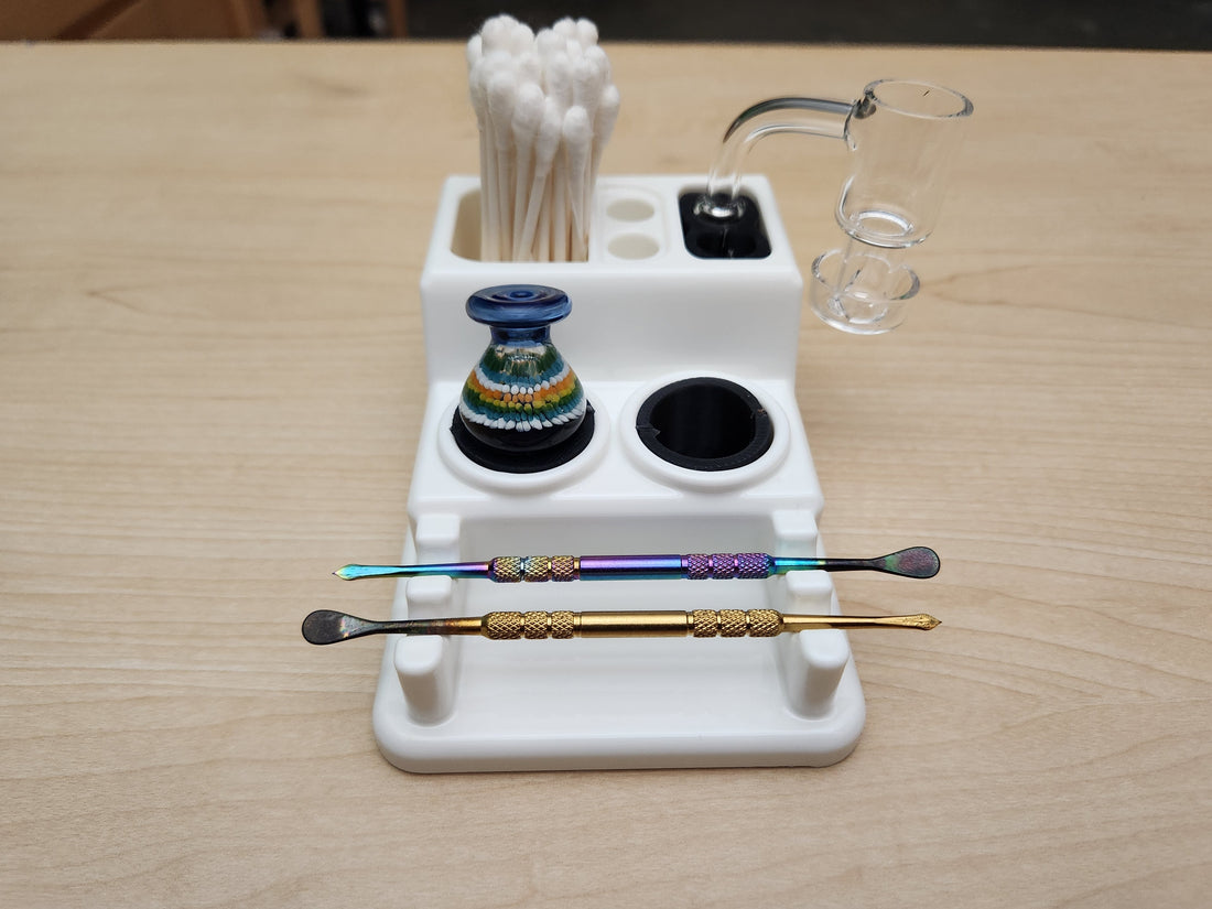 Dab Tool Holders 101: How to Choose the Right One for Your Dab Setup